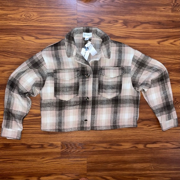 NWT For the Republic Cropped Relaxed / Oversized Fit  Fleece Plaid Shacket - Picture 1 of 5